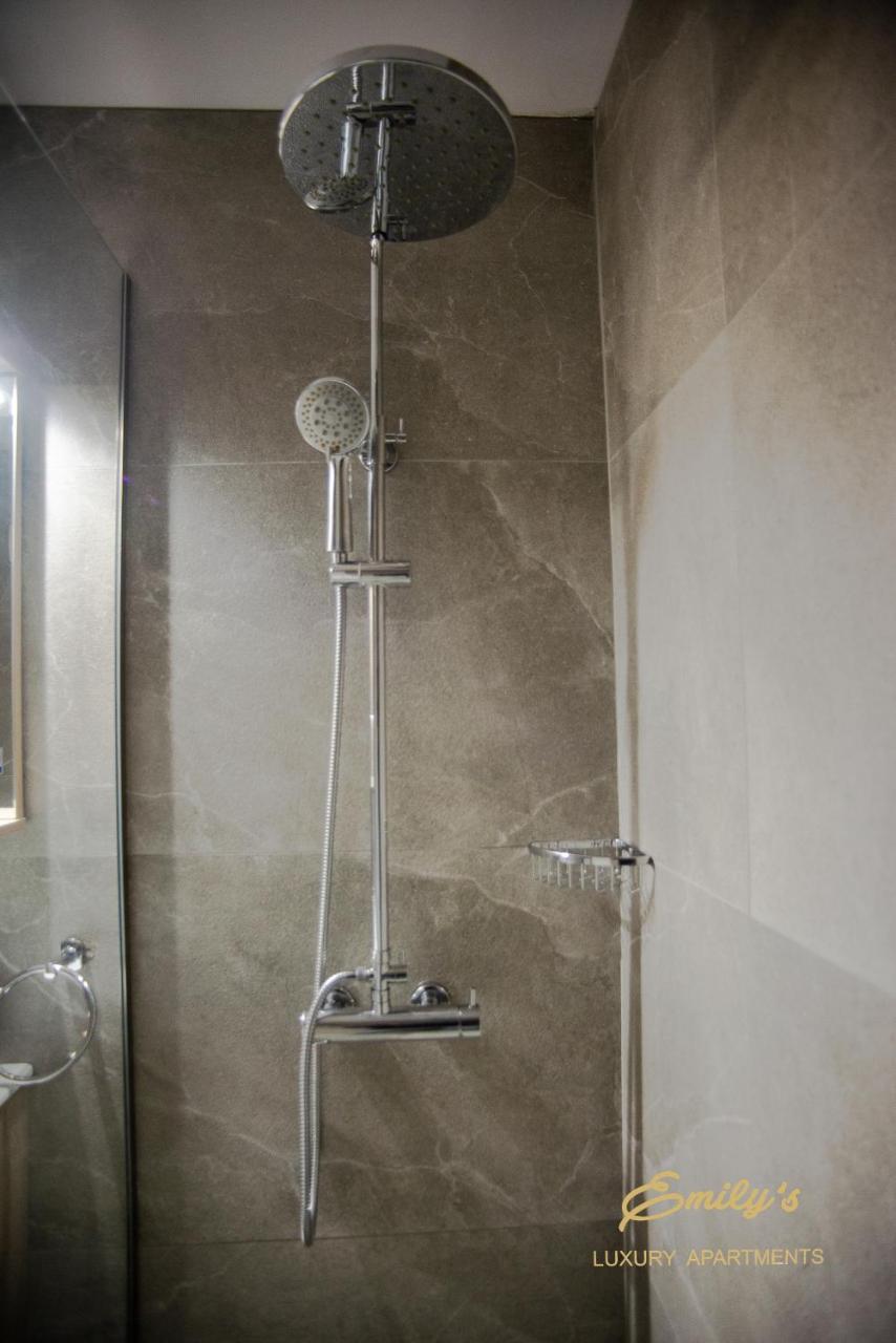 Emily's Luxury Apartments/ Garden