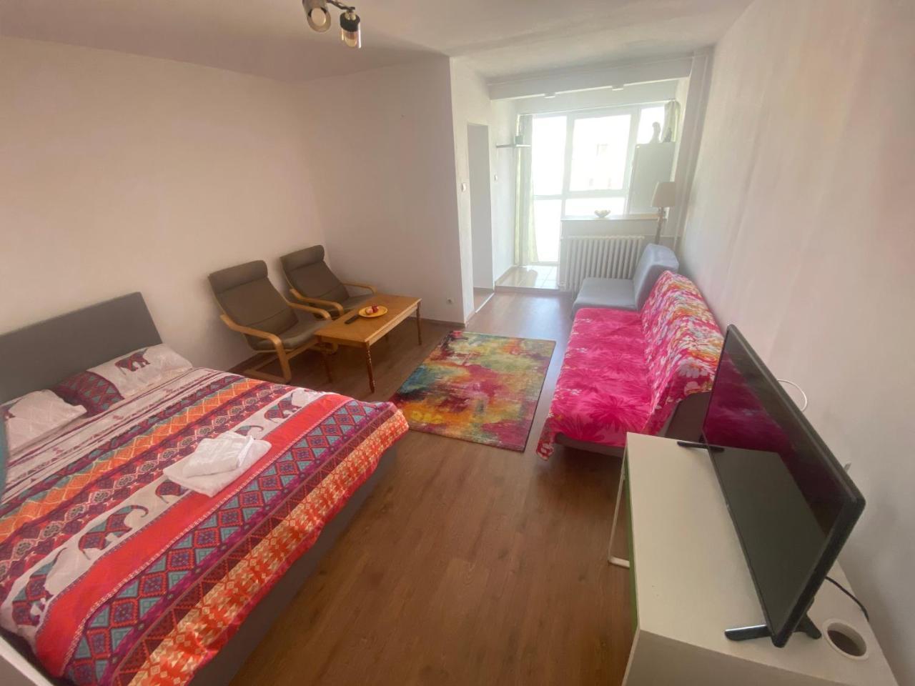 Lovely 1 Bedroom Apartment With Free Street Parking