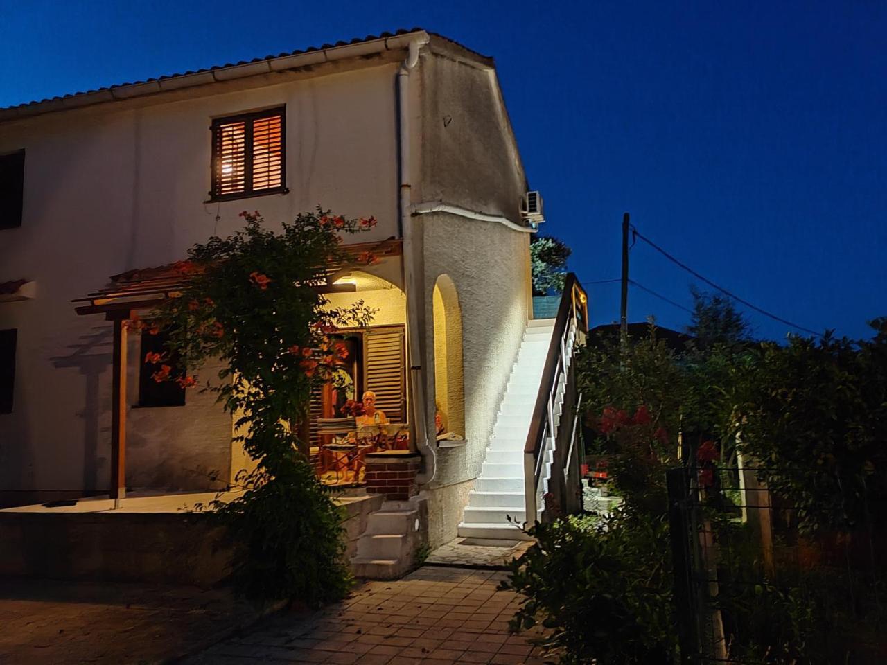 Apartments With A Parking Space Ugljan 15613