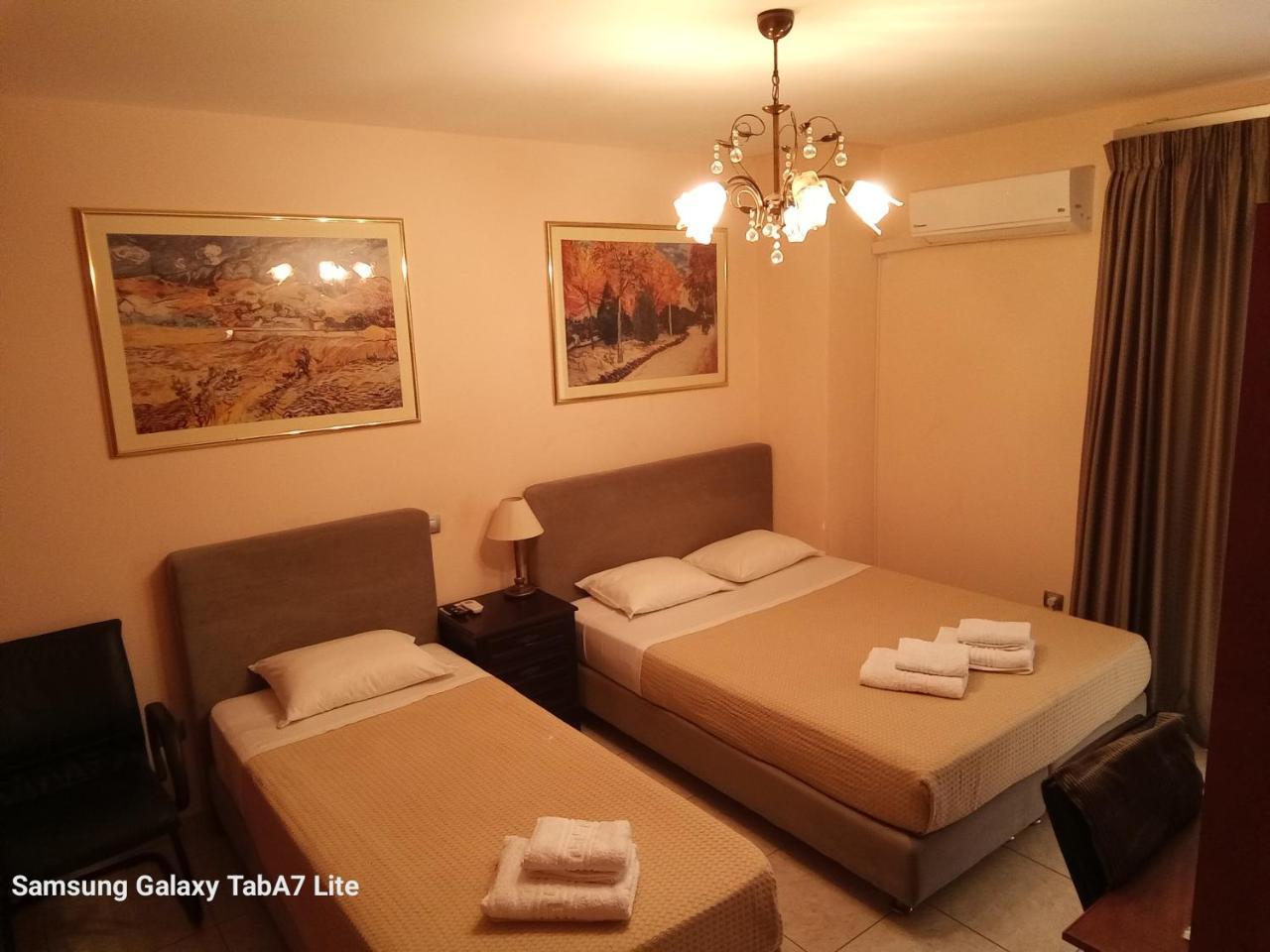 Villa Avatos 2 Near To The Port Of Rafina & The Airport Of Athens