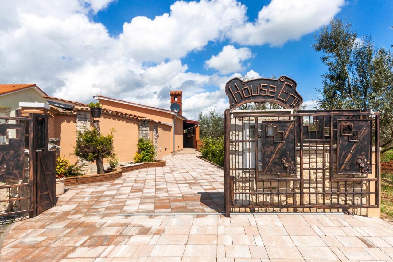 Industrial Style Studio House Eni, With Parking, Bbq, Ac In Marcana, Ferienwohnung