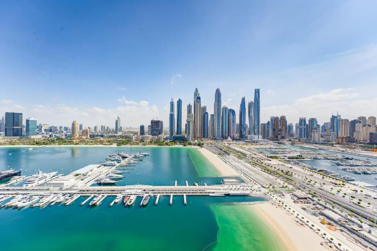 Private Beachfront 2 Bed with 180 Marina Skyline