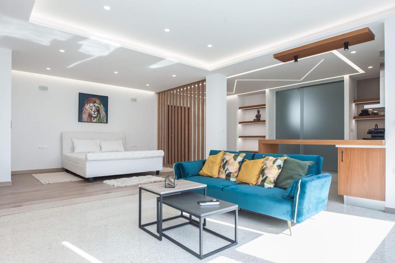 Stylish Modern Suite Next To Piraeus Port