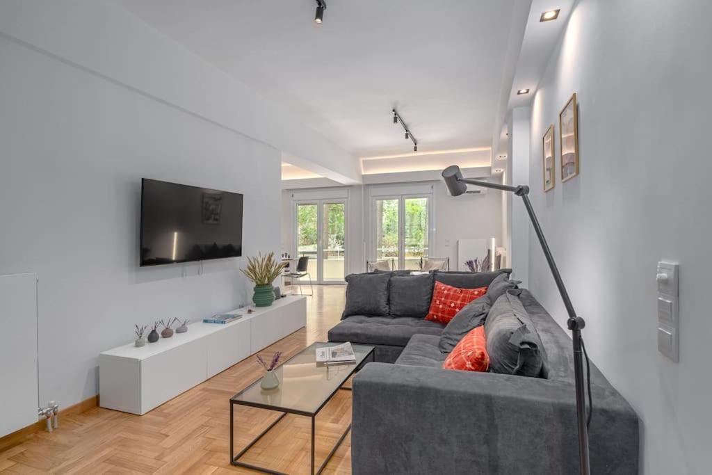 Cozy 2bd Aprtmnt In Ilisia Park
