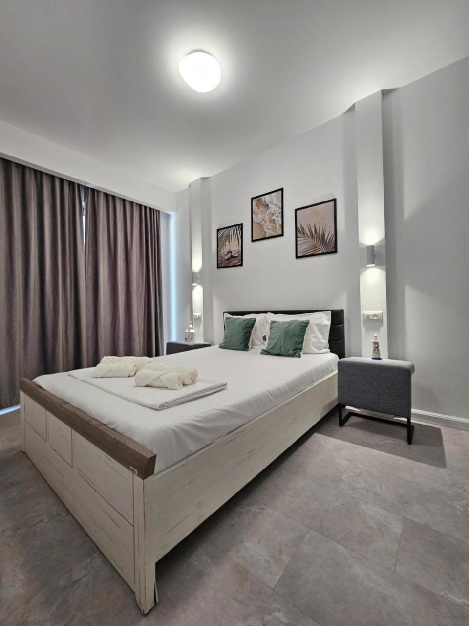 Wave Seaview Apartment