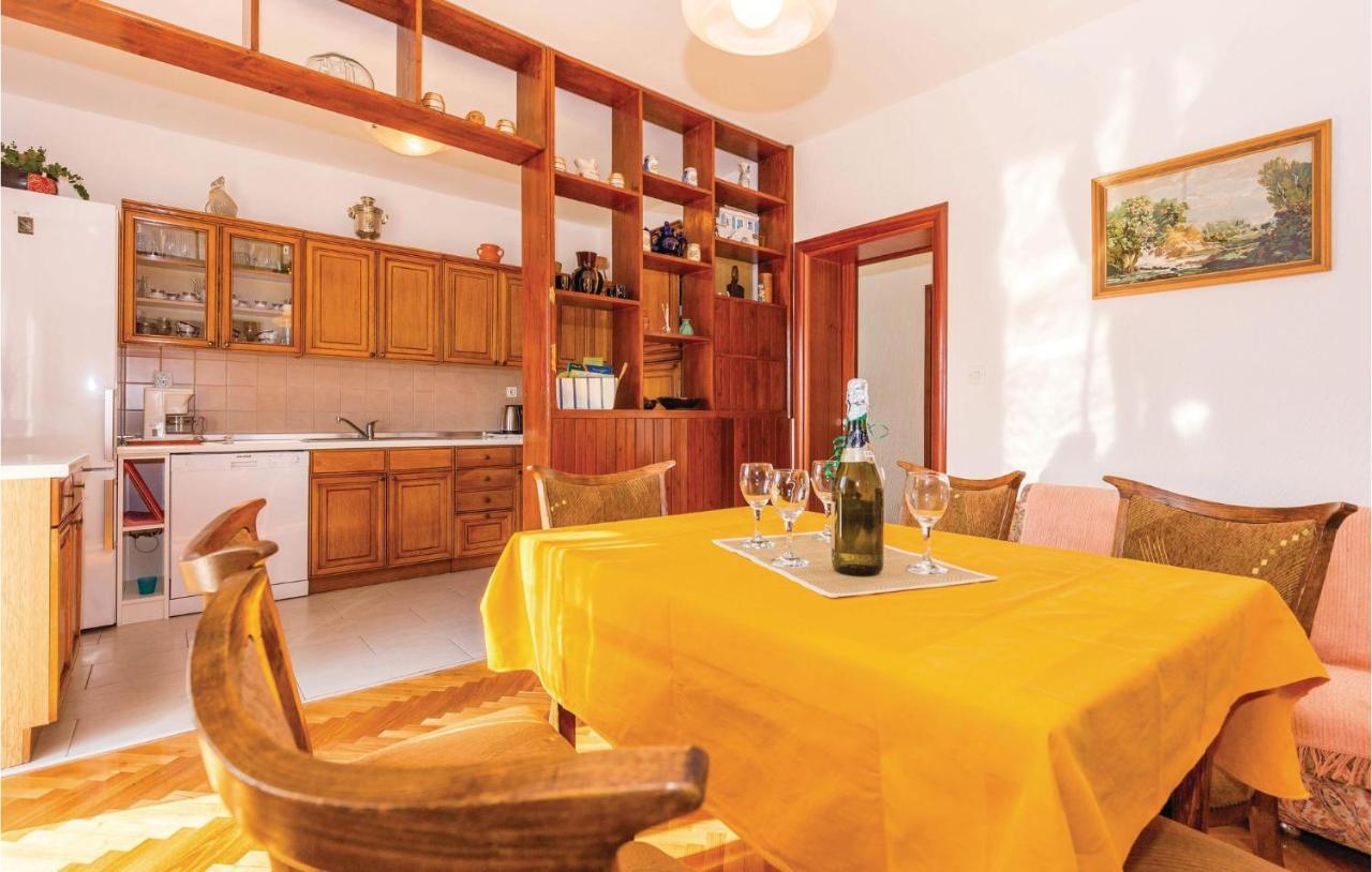 Beautiful Apartment In Bribir With Wifi