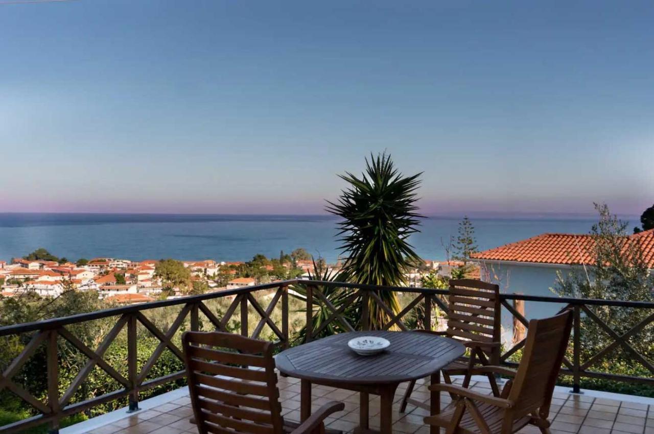 Villa Mitsa With Stunning View On The Argassi Hill