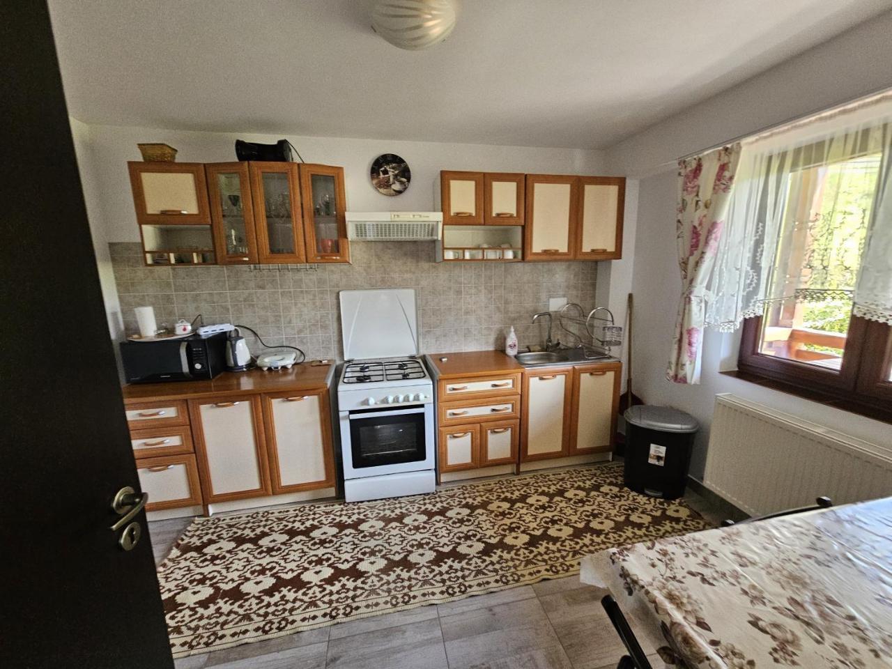 Casa Fuior Din Fundu Moldovei