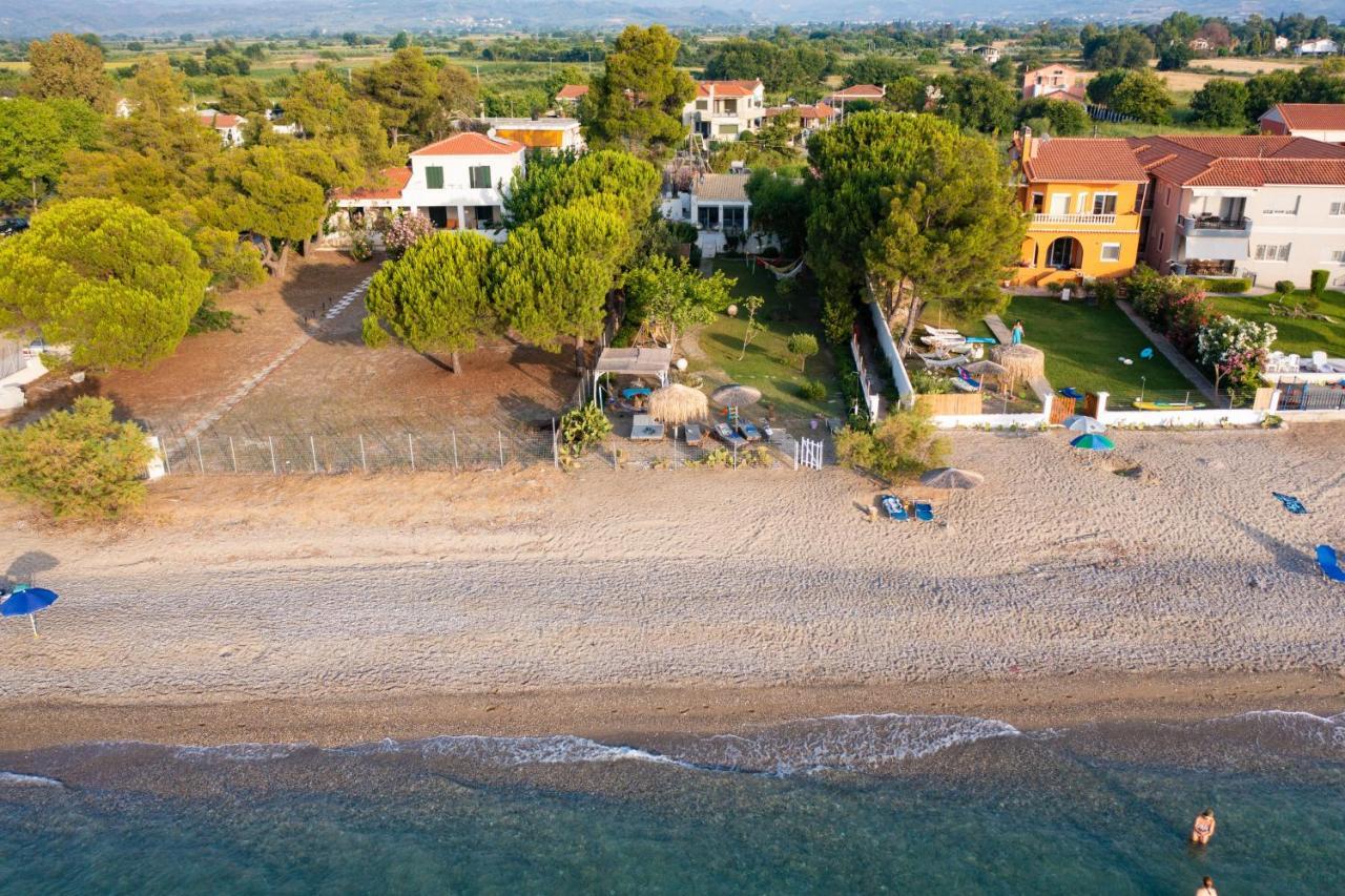 Beach Villa Next To The Waves