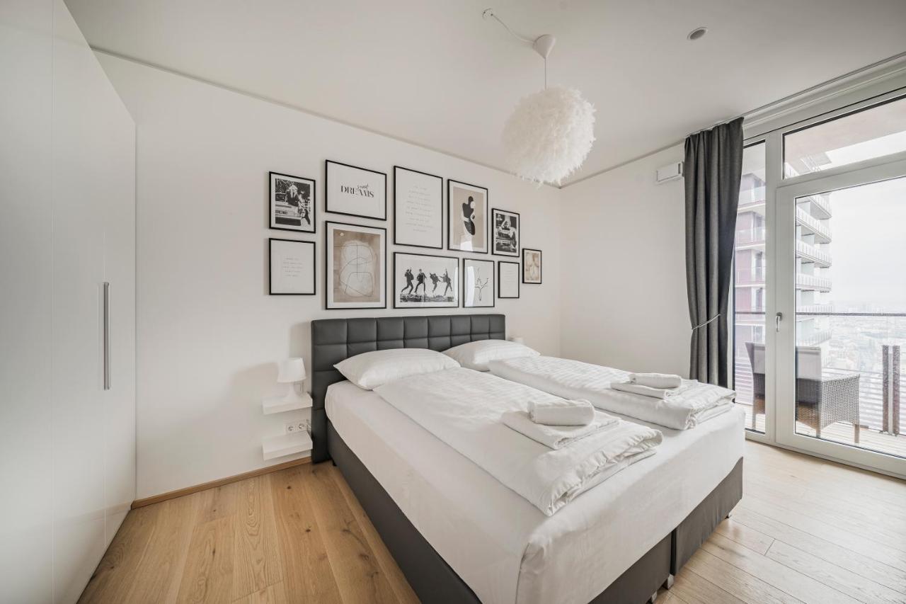Luxury Apartment With View Over Vienna & Pool