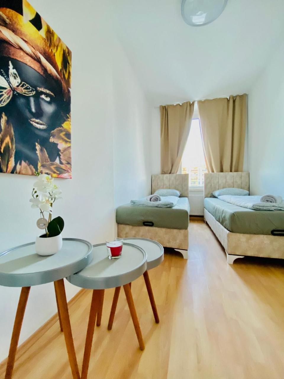 Bright 5br Apartment W Great Transport Link