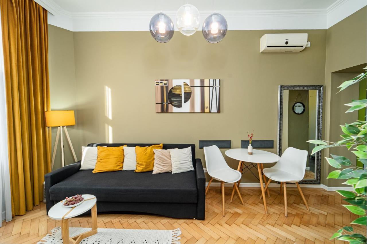 Central City Break David Apartment by Openhouse