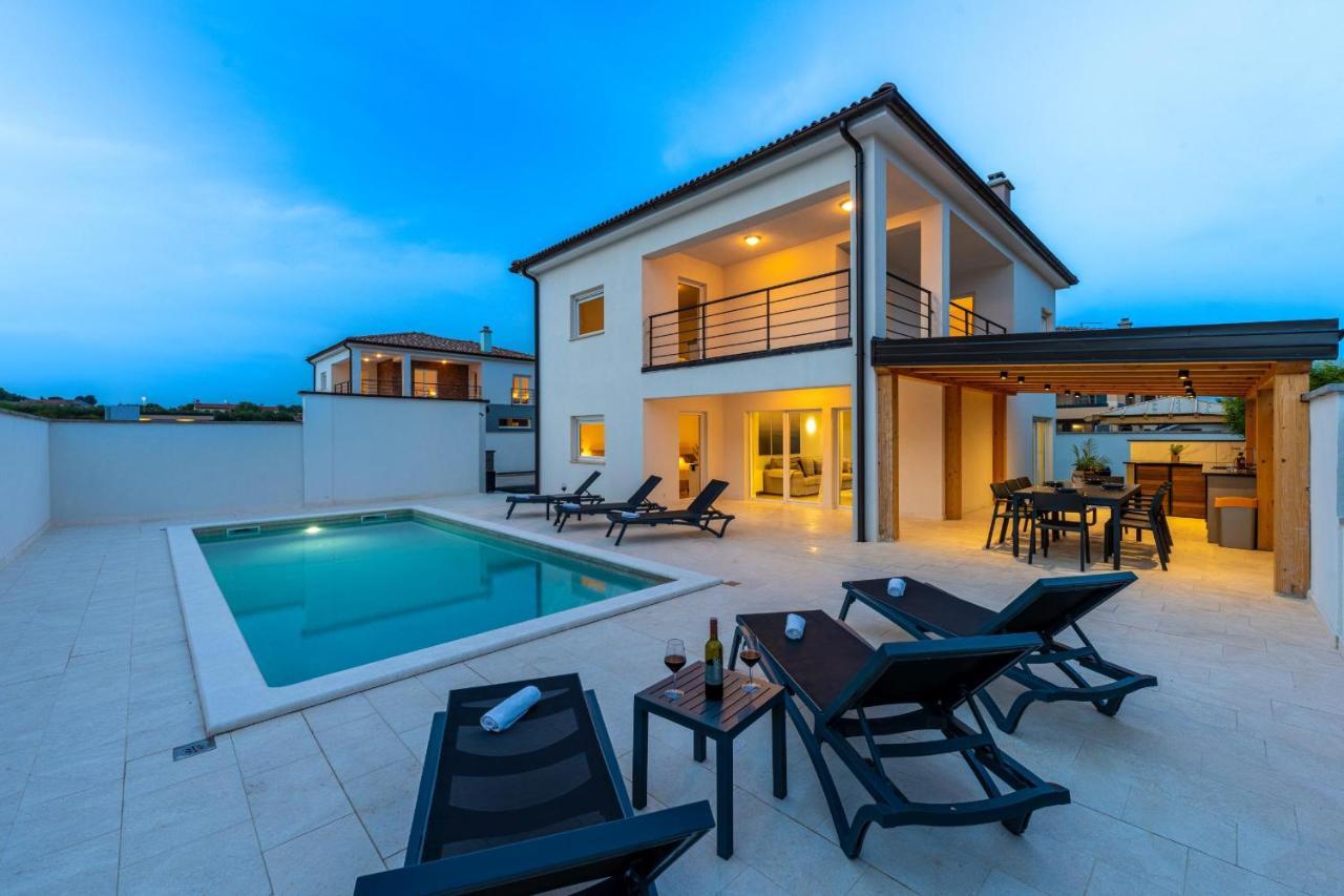 Villa D G