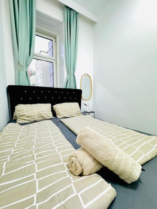 9br Apartment For 18p, 12min Walk To Augarten