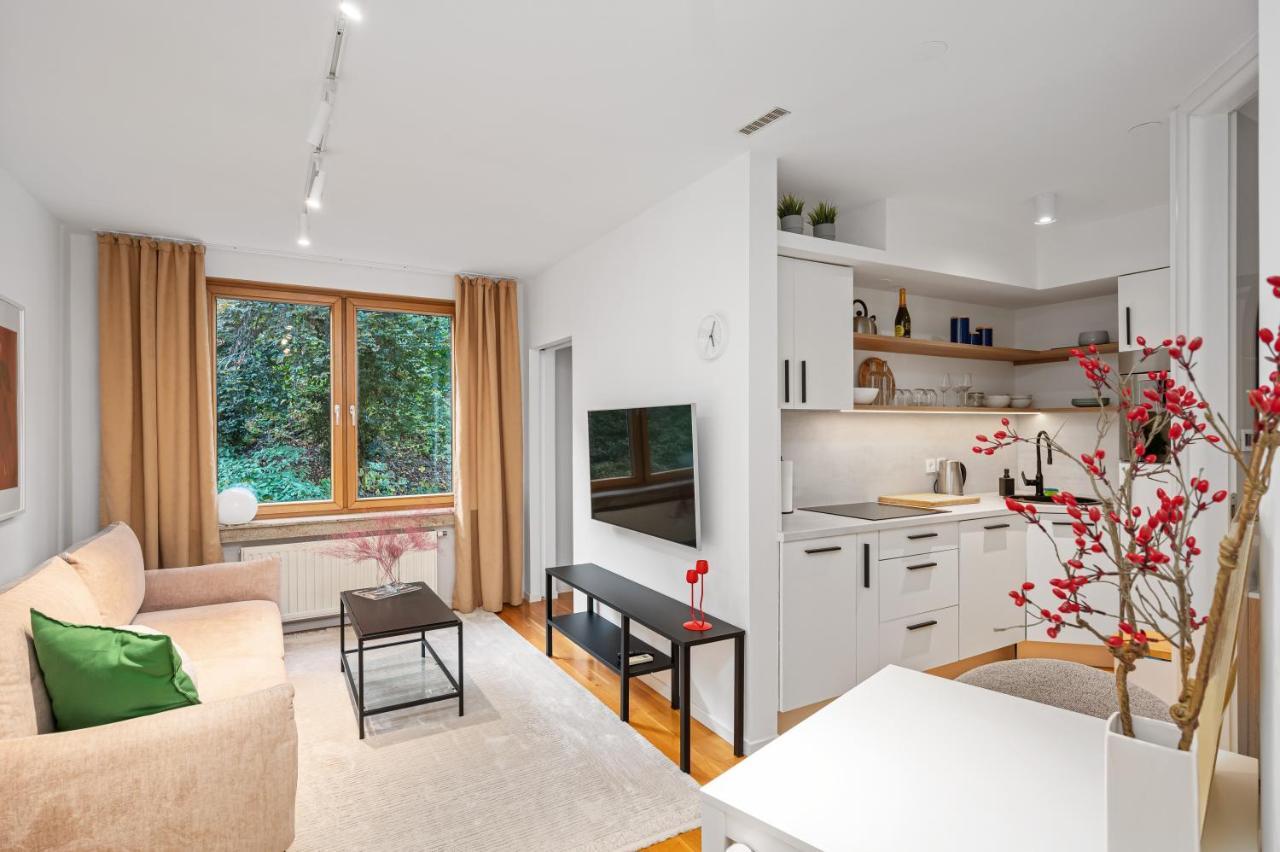 M2 Modern Apartment In City Center