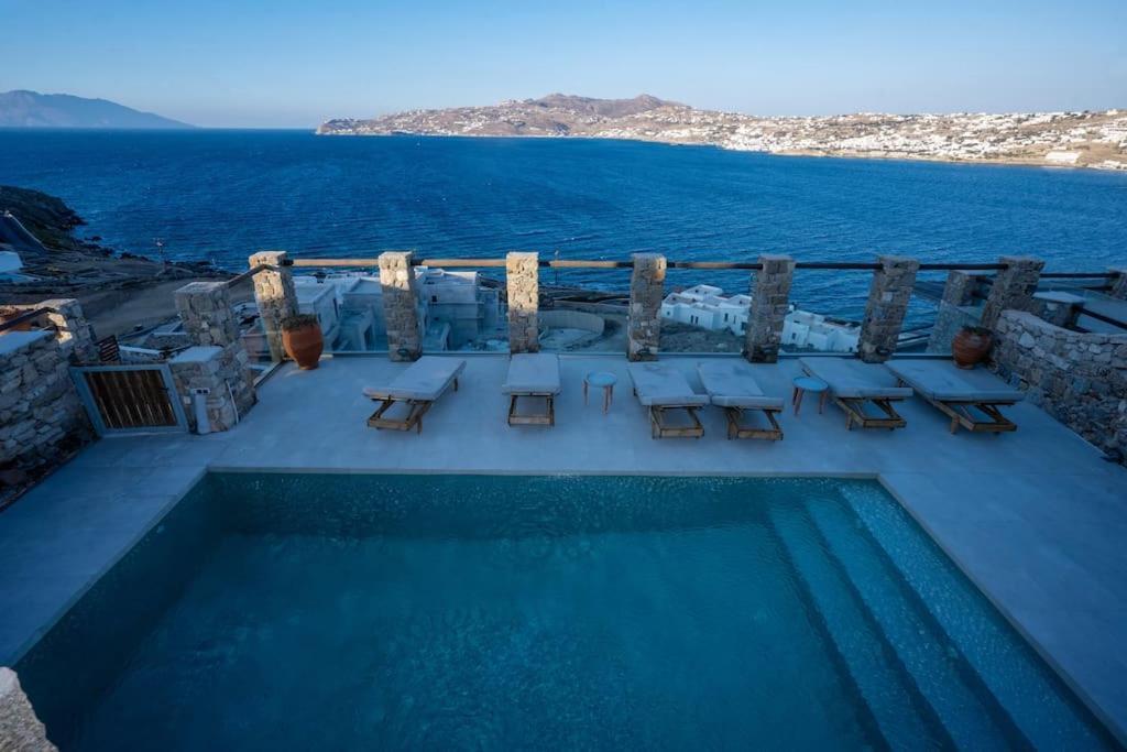 Private Villa Anemi, Infinity Town Views by Avimar Villas