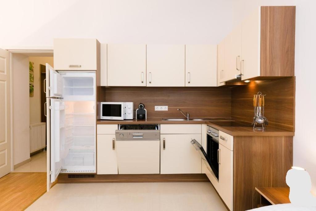 Charming One-bedroom Apartment Near Millennium