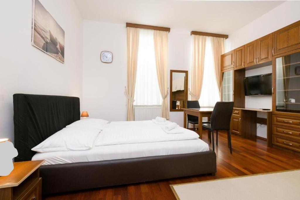 Cozy Vienna Retreat Near Millennium