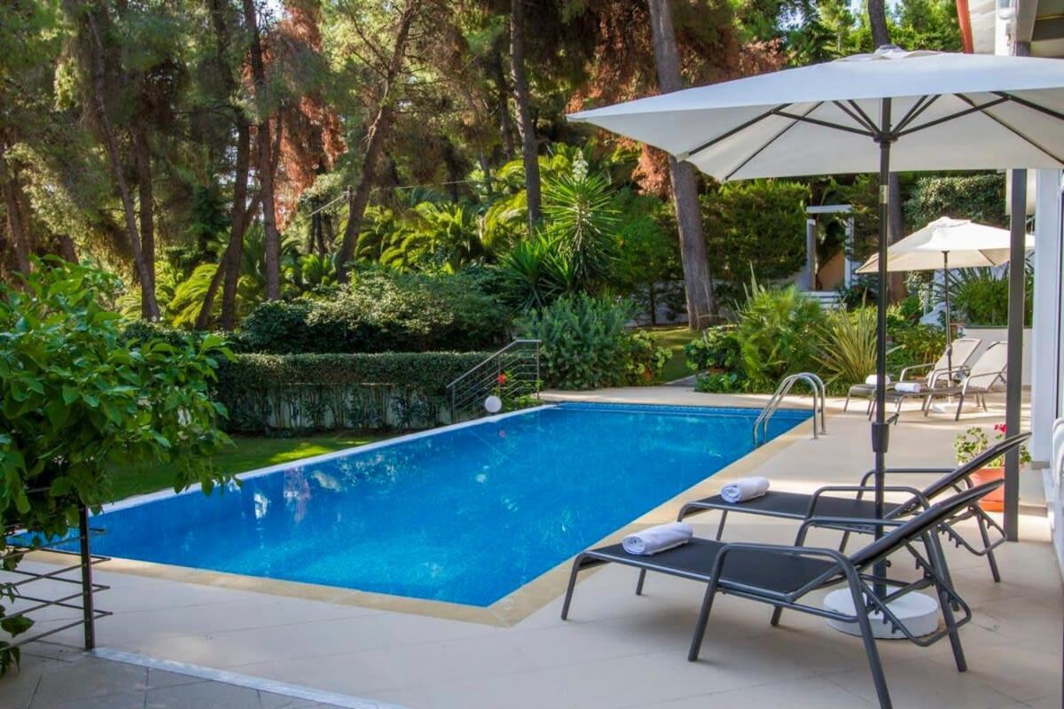 Hera's Resort With Private Pool & Lush Garden