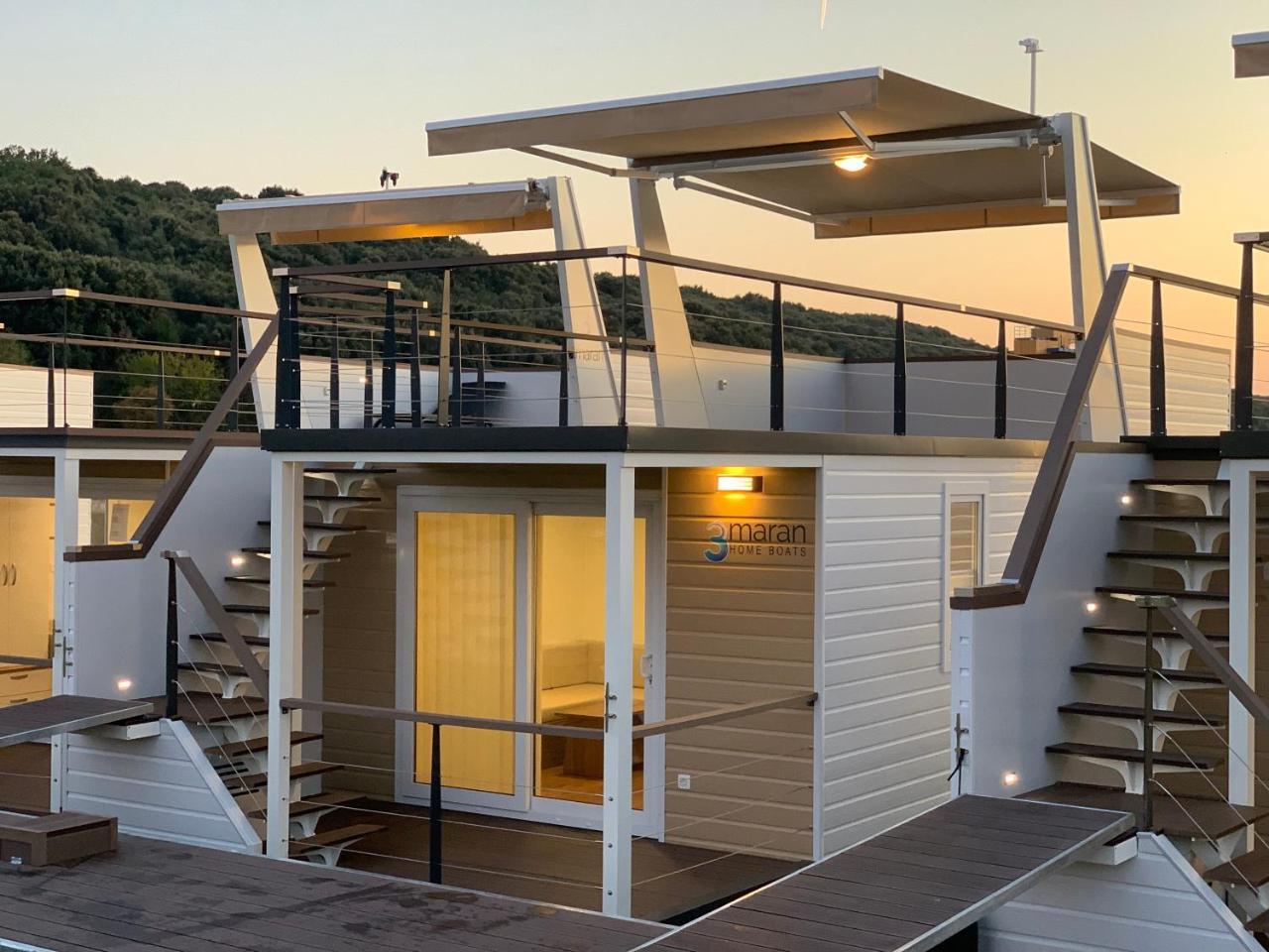 Floating House Arena 2