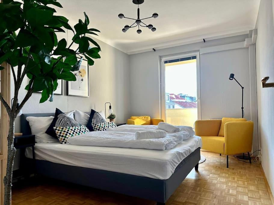 Spacious Apartment With Balcony Close To Wiener Riesenrad