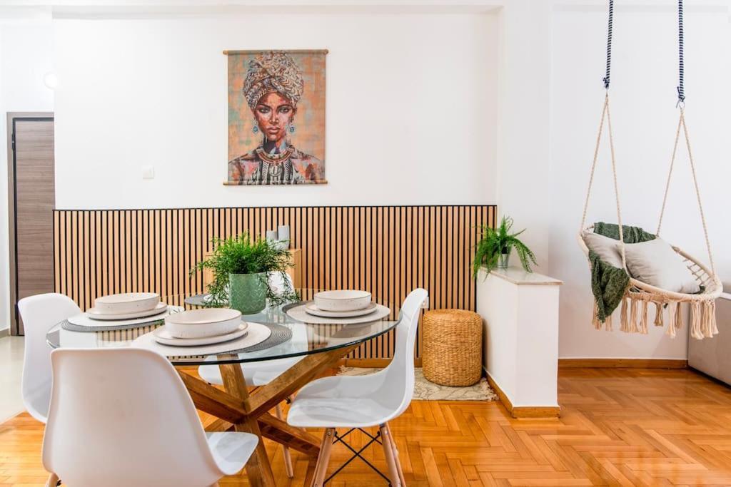 Nataly's Vibrant 2br 4 Mins Walk To Acropolis