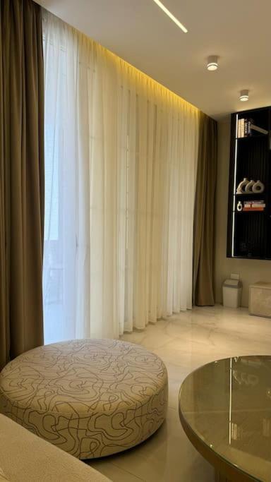 Wonderful Apartment with Unique Design -شقه بثلاث غرف بتصميم رائع