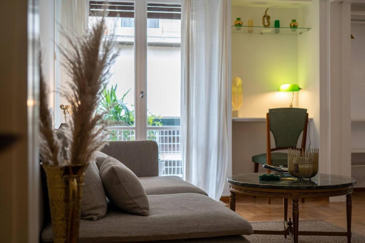 Artistic Retreat In Athens Heart