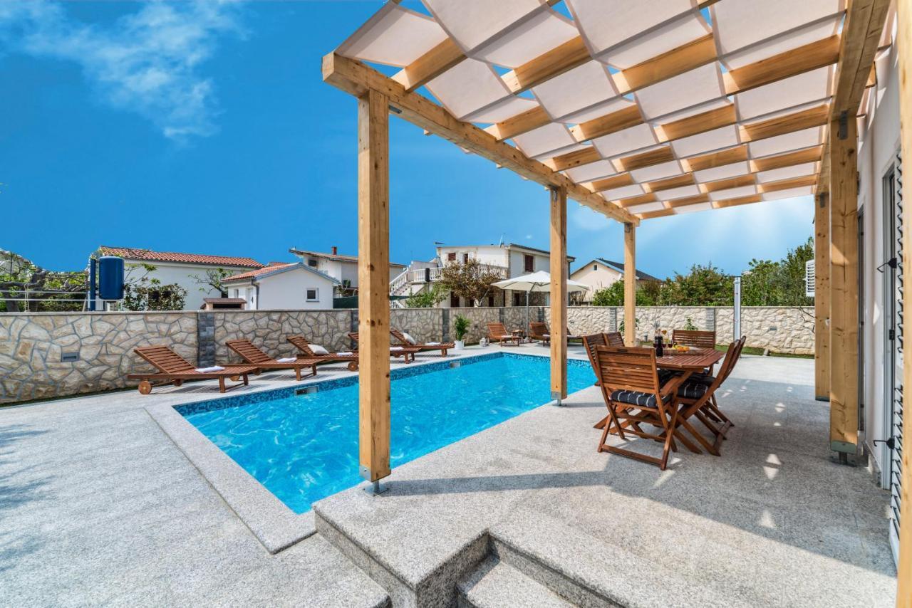 Vila Casa Nova Near Queen Beach by Ta Leut Agency