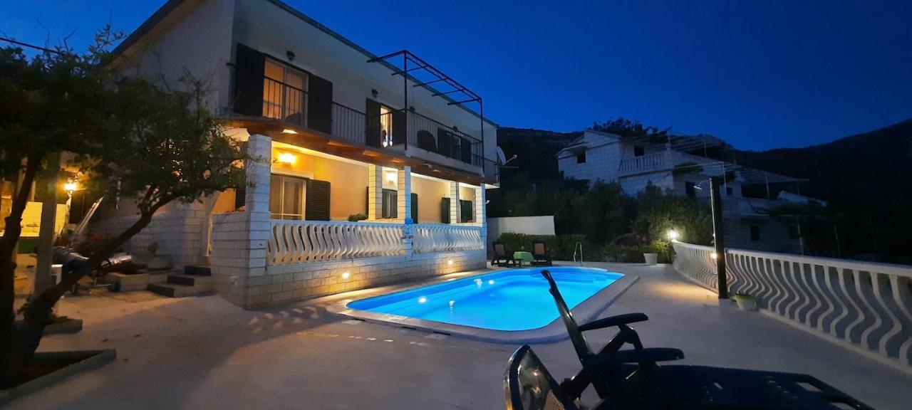 Apartments Suho Komiza