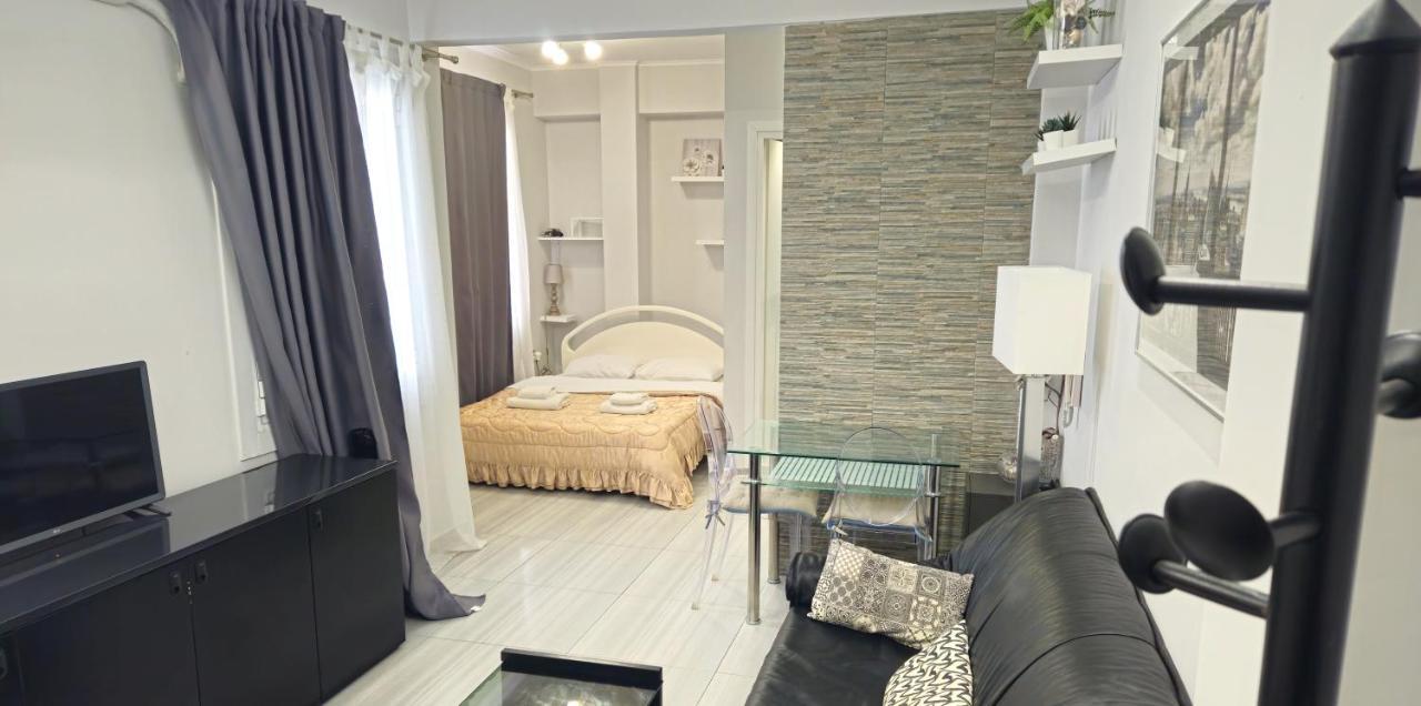 Minimal Downtown Apartment A