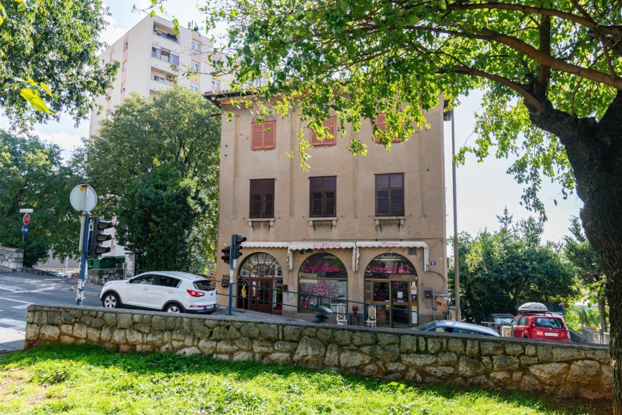 Apartments With Wifi Rijeka 16455