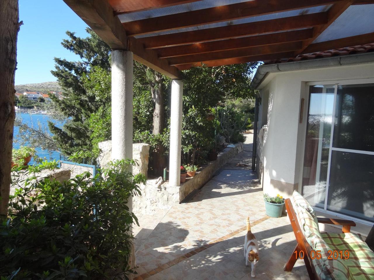 Apartment Jakov With Boat Mooring