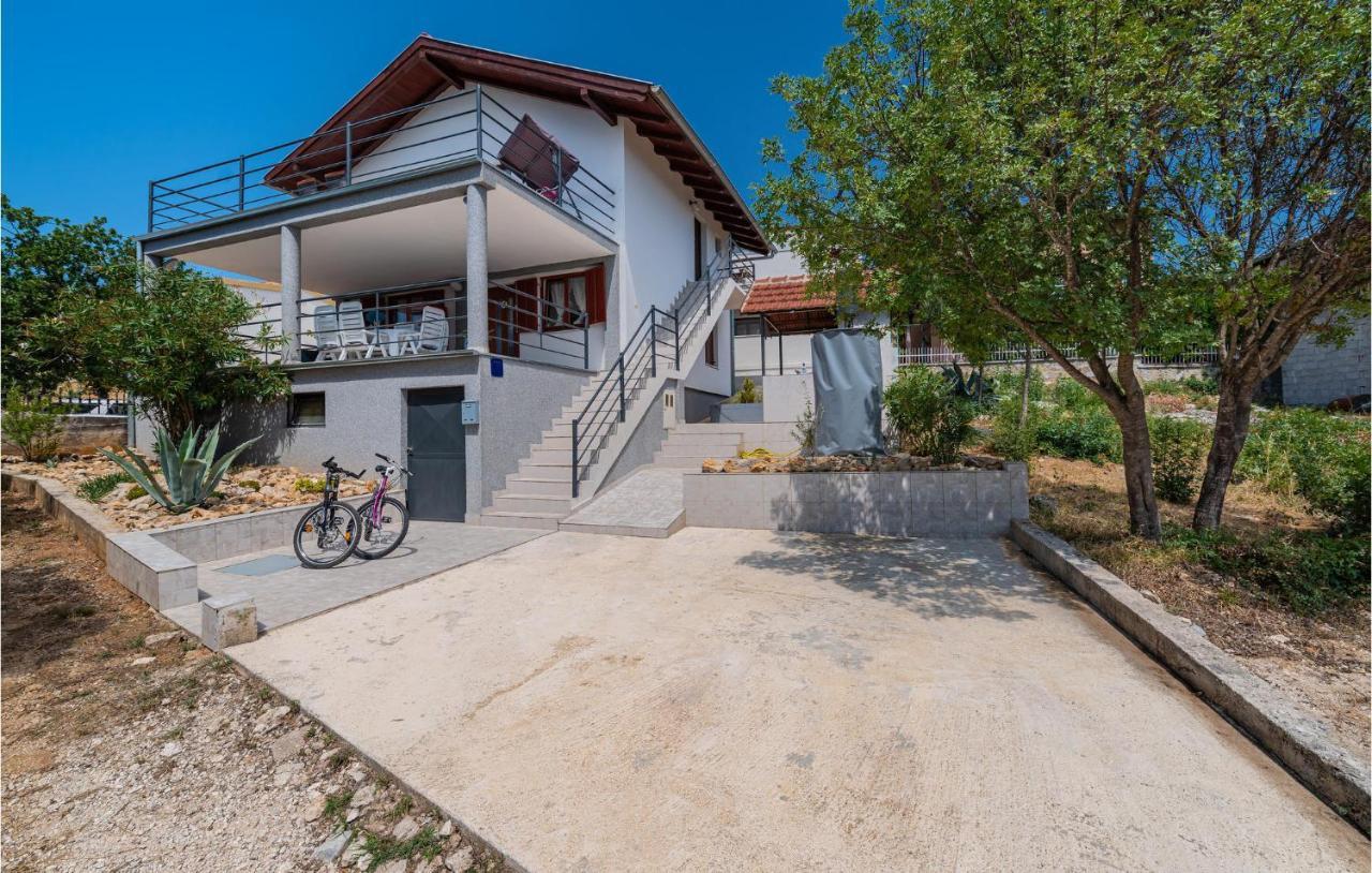 Gorgeous Apartment In Maslenica With Wifi