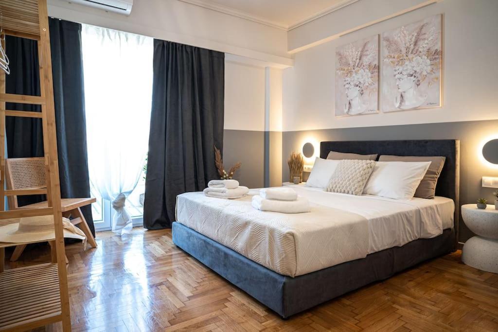 Athens Horizon Suite by Ck & G