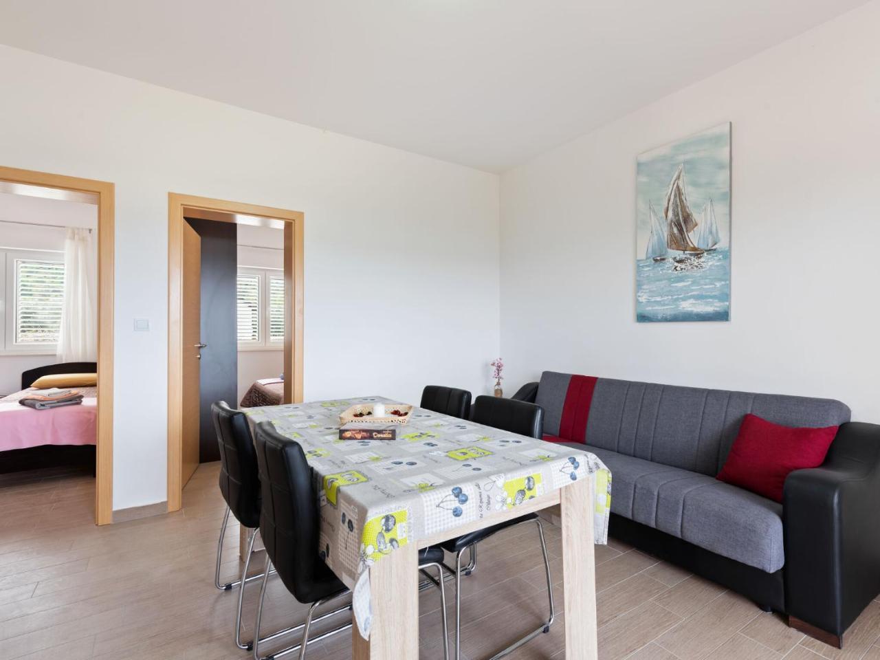 Simplistic Apartment In Neviane With Balcony