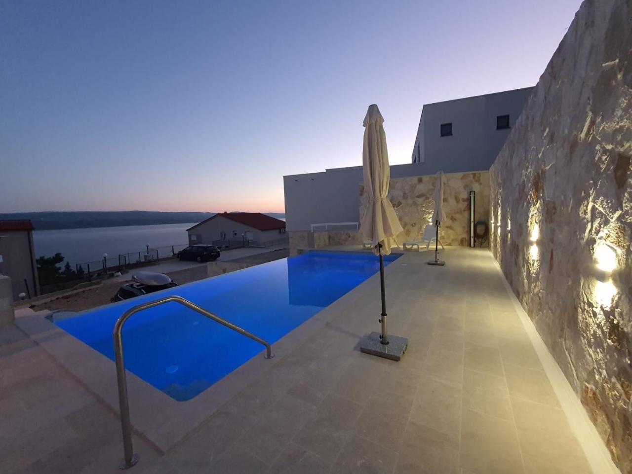 Apartment 2 With Pool & Amazing Sea View