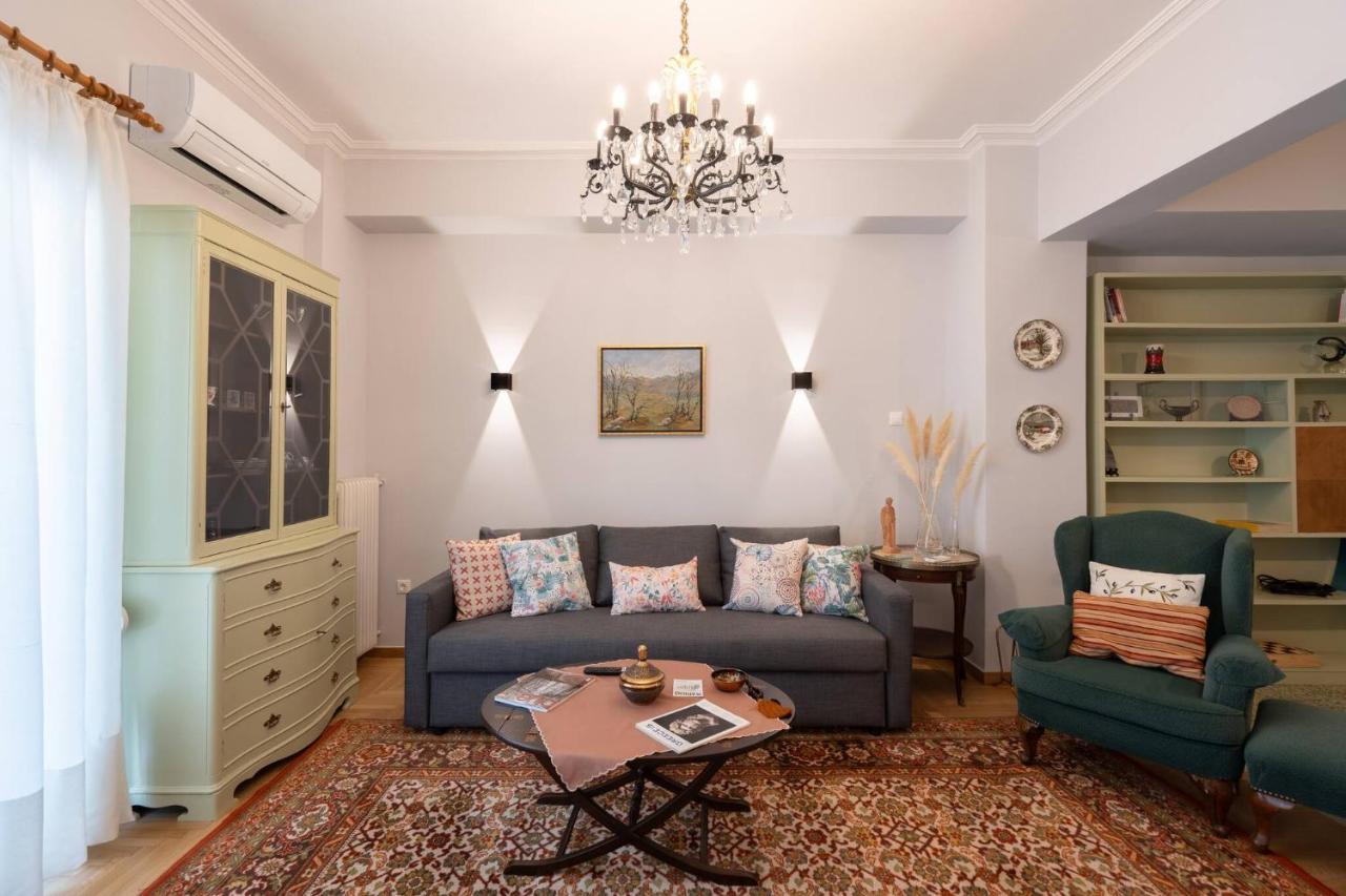 Vintage 1br In Exarchia Timeless