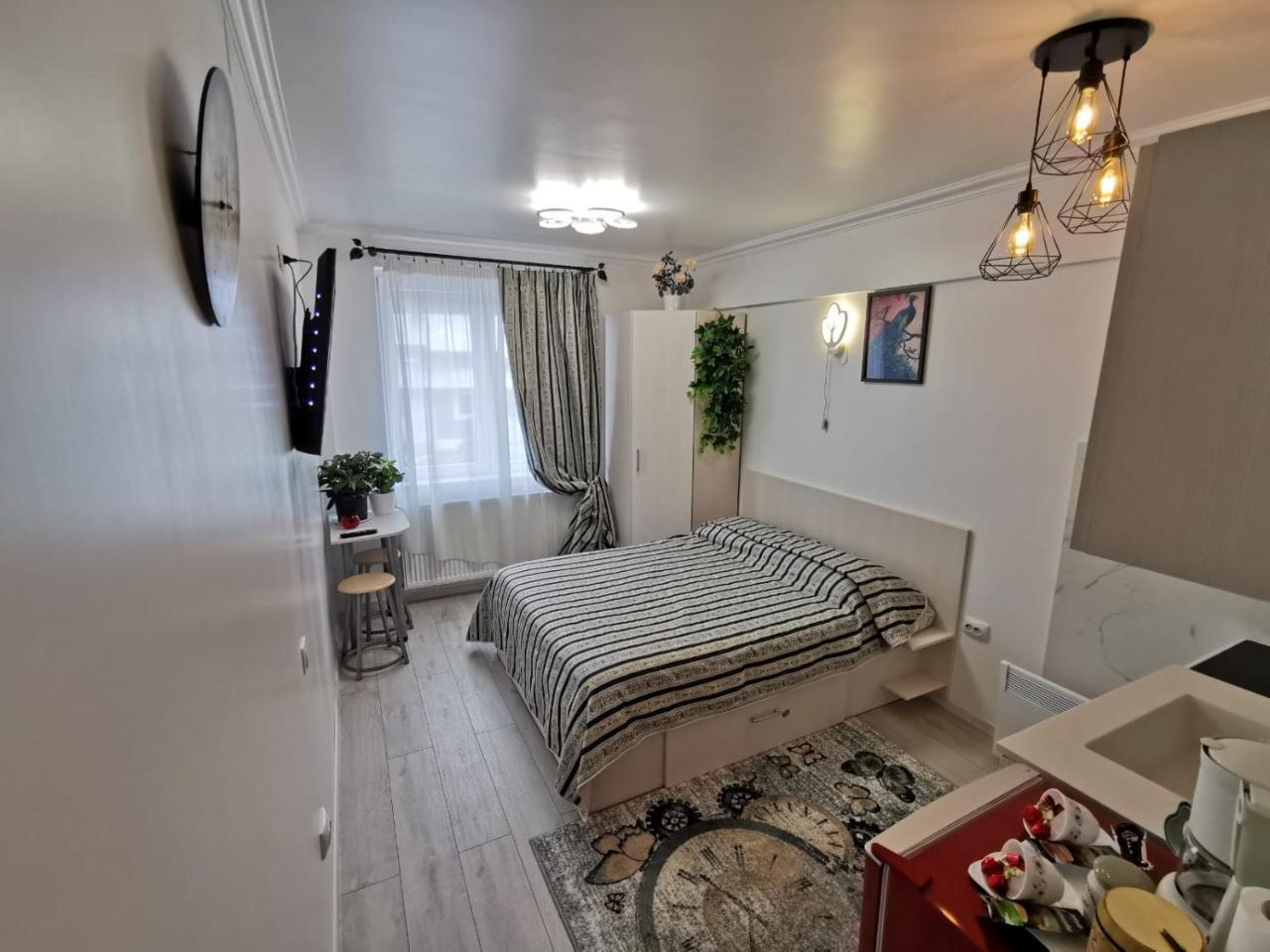 1 Small Studio, Central, Self Check In