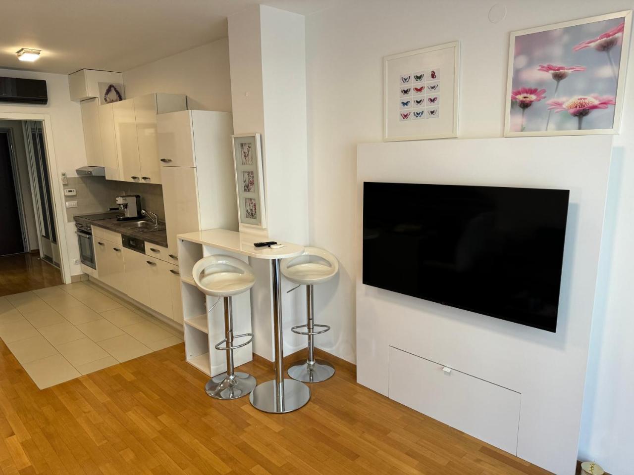 Stars Studio Apartment With Parking
