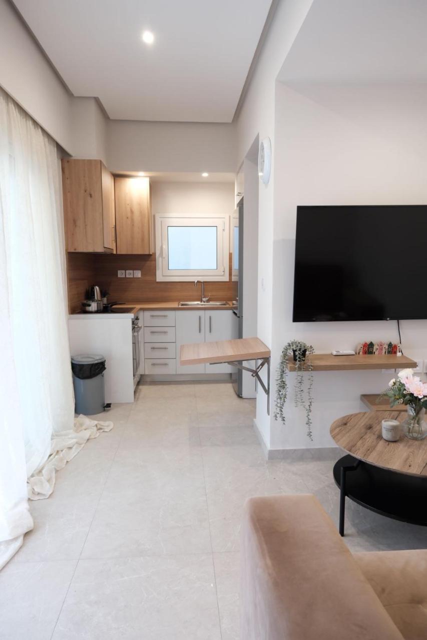 Cozy Penthouse Nearby Acropolis & Metro