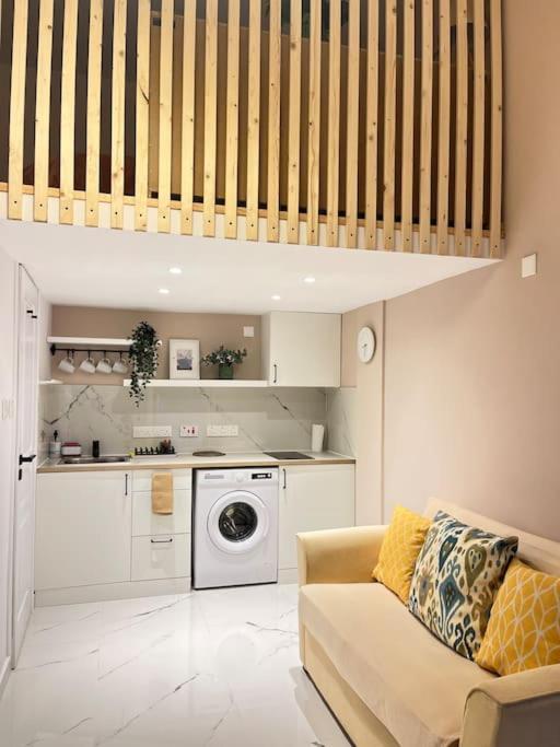 New Loft Near the Sea Top Location (Adults Only)