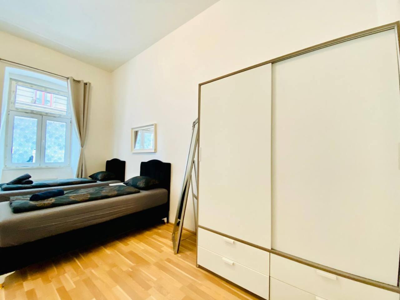 Cozy Studio Lg4