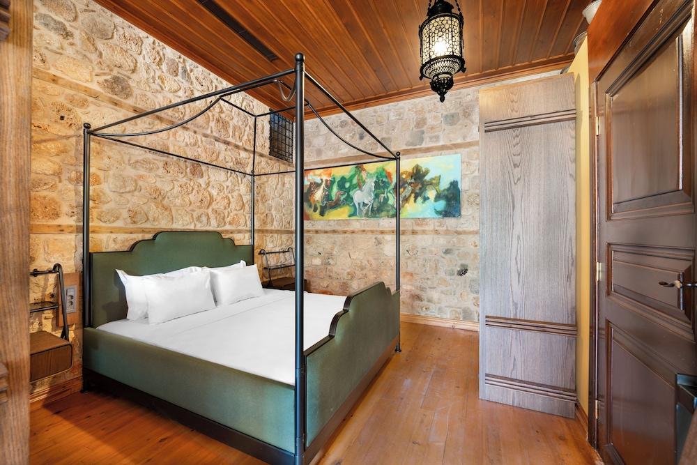 House 5 Hotel