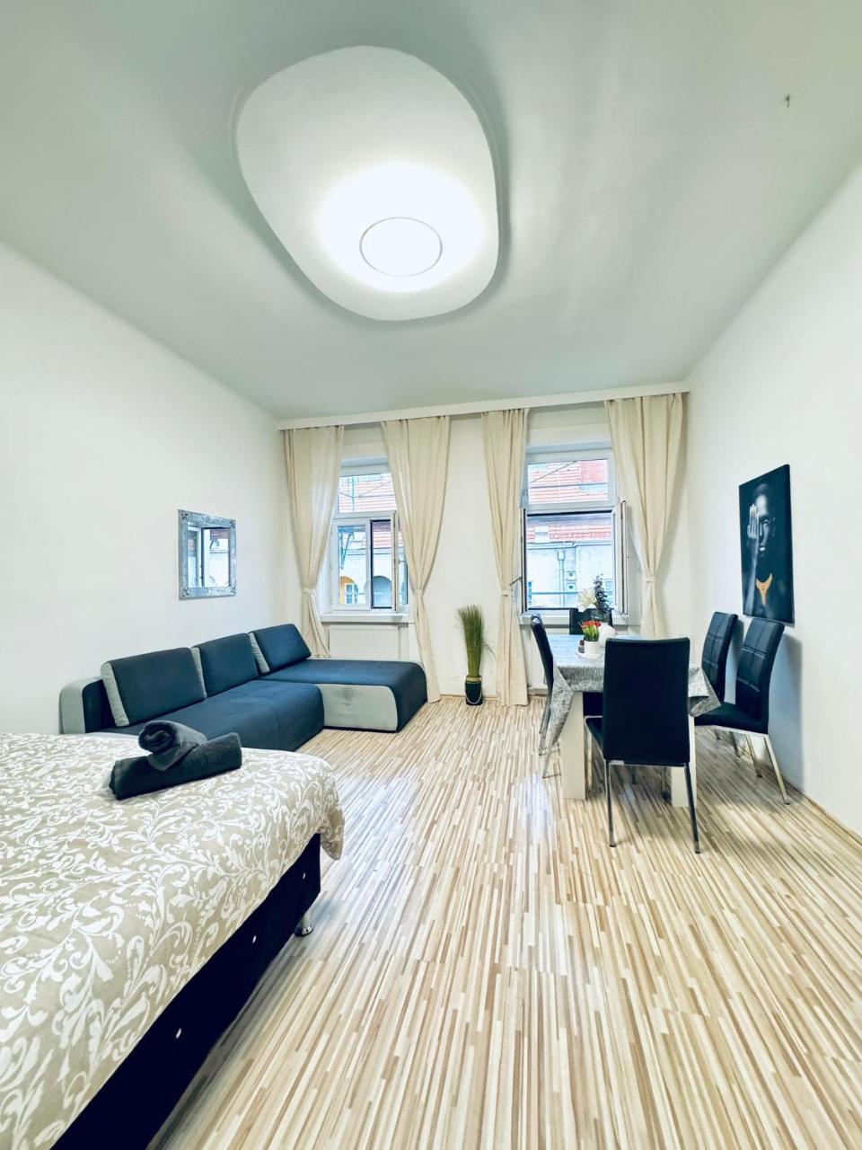 Affordable 2br Apartment, Close To Danube River