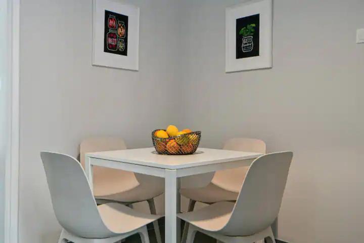 Hermes Suite Klathmonos by Zeussuites