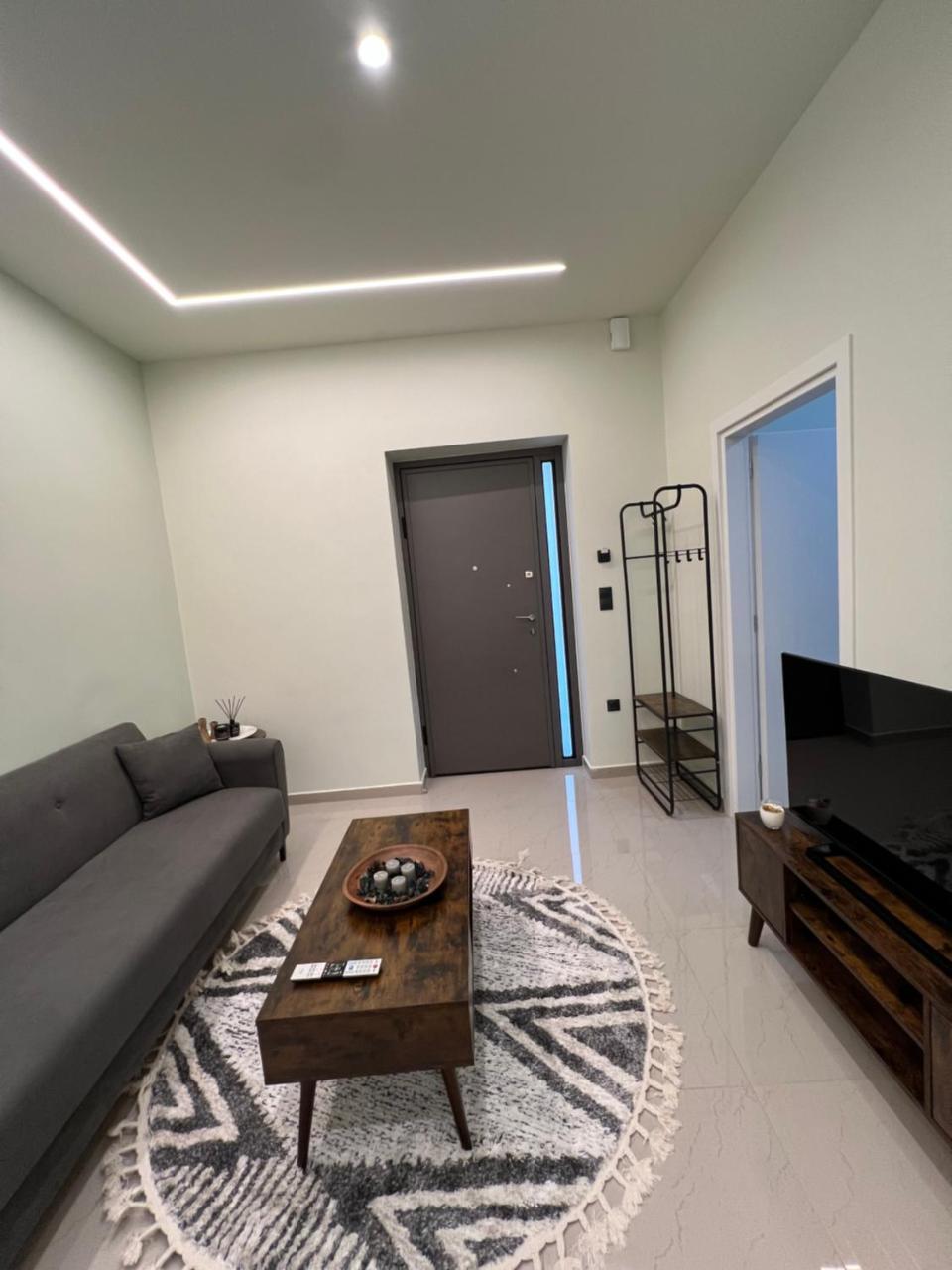 Cozy & Modern Apartment