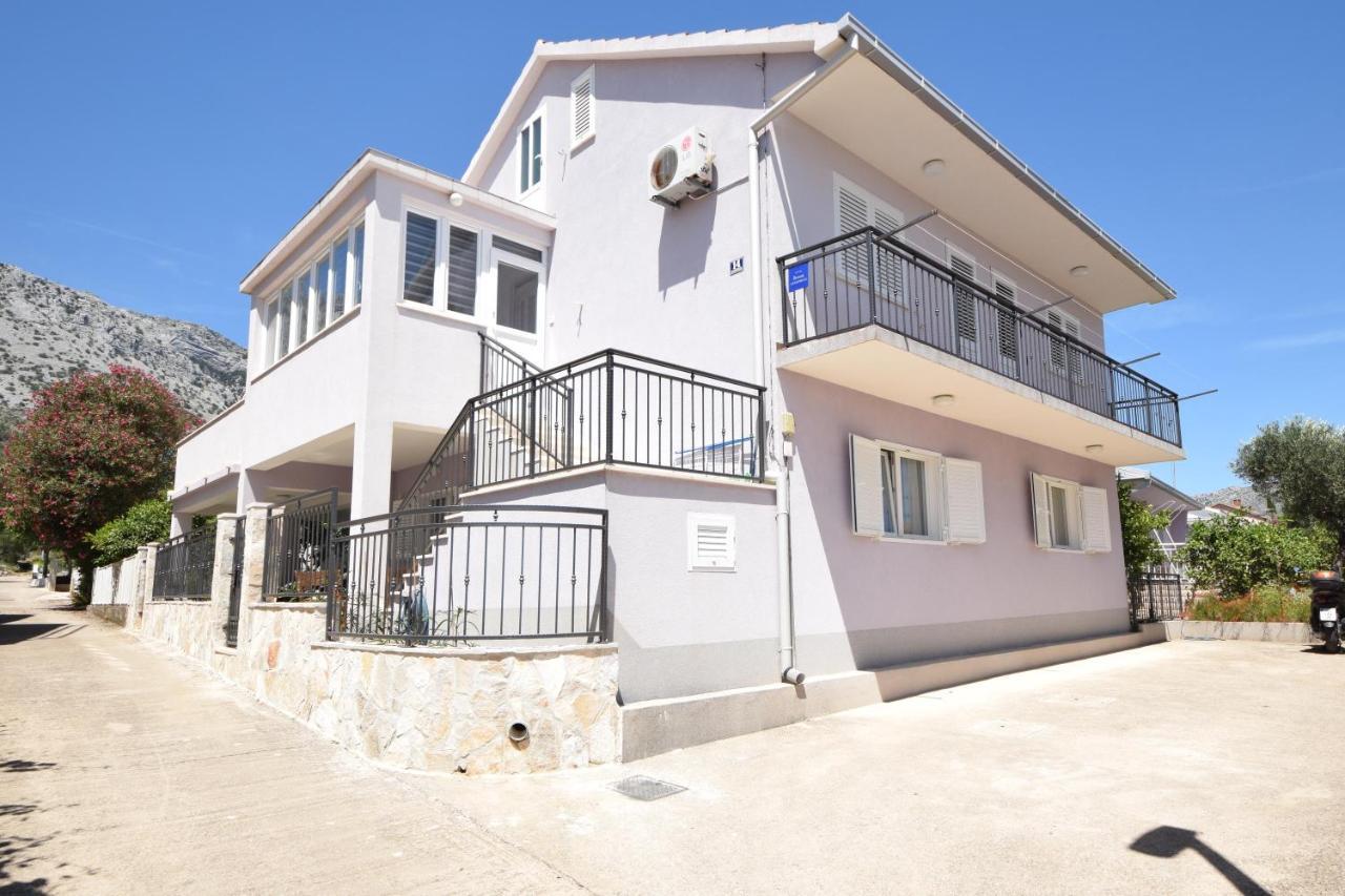 Jakov Apartments