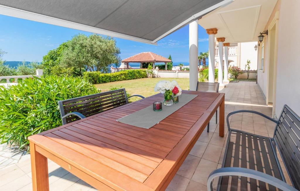 Ferienhaus Mit Meerblick & Pool