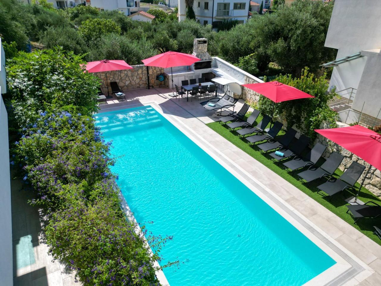 Villa Aqua Residence